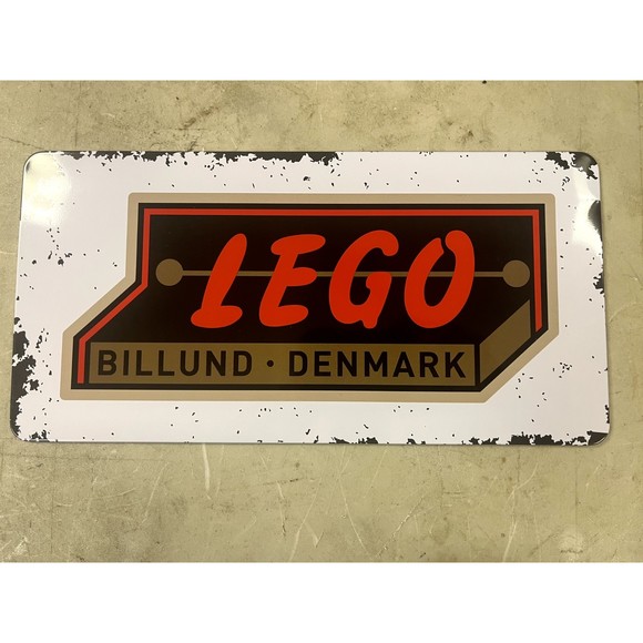 LEGO 5007016 1950's Retro Tin Sign Billund Denmark License Plate VIP EXCL GWP - Picture 3 of 5